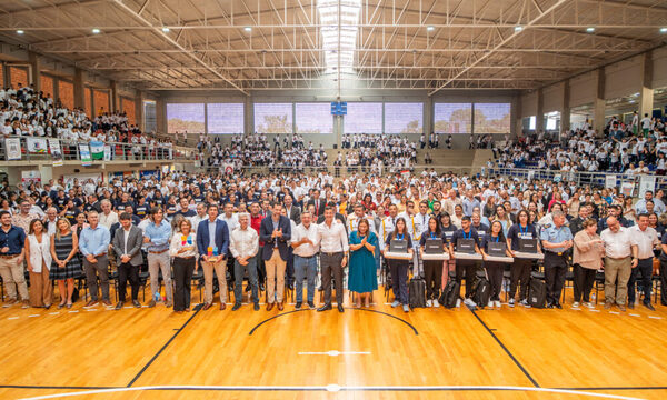 El talento joven se enciende: Paraguay celebró con éxito la primera edición de Jóvenes Conectados
