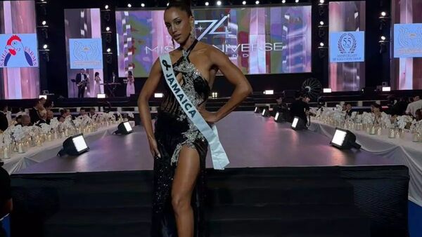 Popular / ¡Miss Jamaica lucha por su vida en terapia intensiva tras fuerte caída en Miss Universo!