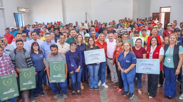 Gobierno activa apoyo económico para emprendedores y pescadores en Ñeembucú - ADN Digital