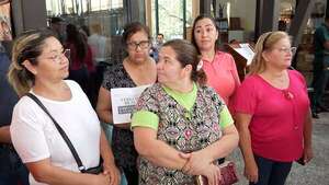 Enfermeras del IPS presentan plan de G. 337.320 millones para salarios dignos - Nacionales - ABC Color