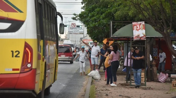 Gobierno amplía subsidio con deuda pública del MOPC