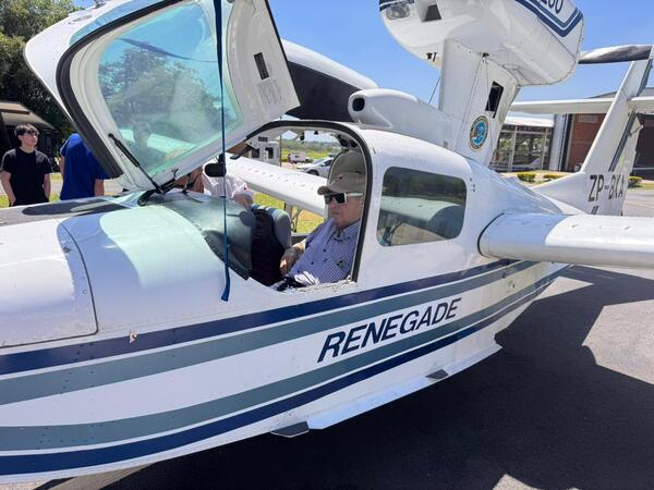 Popular / ¡A los 78 años, Jaeggli logra travesía aérea histórica y retorna tras cinco días de odisea!