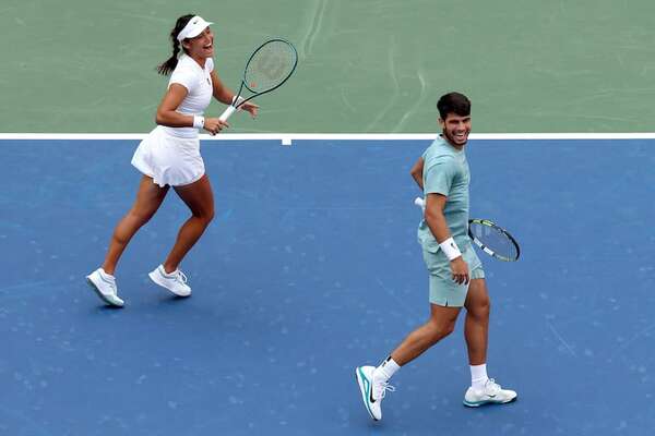 Raducanu se baja de la exhibición de Estados Unidos con Alcaraz - Tenis - ABC Color
