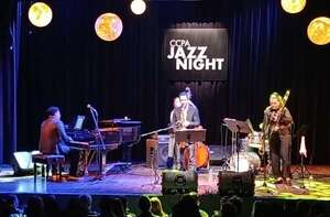 Jazz navideño en el Teatro de las Américas, con el CCPA Jazz Quintet y Purahéi Soul - Música - ABC Color