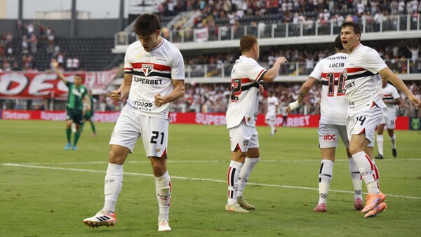 Damián Bobadilla anota para el São Paulo