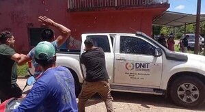 Tensión en Alberdi tras intento de control por parte de funcionarios de la DNIT