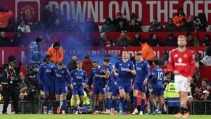 Un heroico Everton frena la racha del United