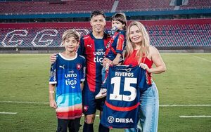 Popular / Dahiana Bresanovich reveló que Blas Riveros durmió con fiebre después de ganarle a Libertad