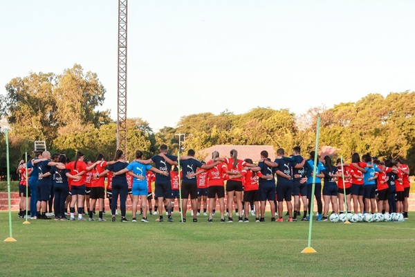 La Albirroja femenina inicia su microciclo de preparación