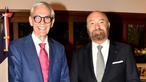 Brindis de condecoración francesa a Daniel Nasta