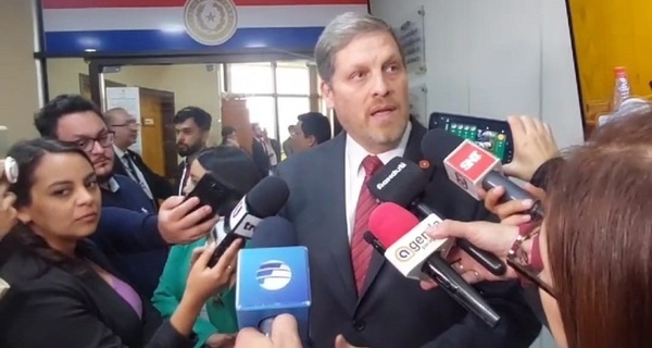 Chase afirma que no se agotó instancias y anuncia rechazo a la interpelación del presidente del Indert