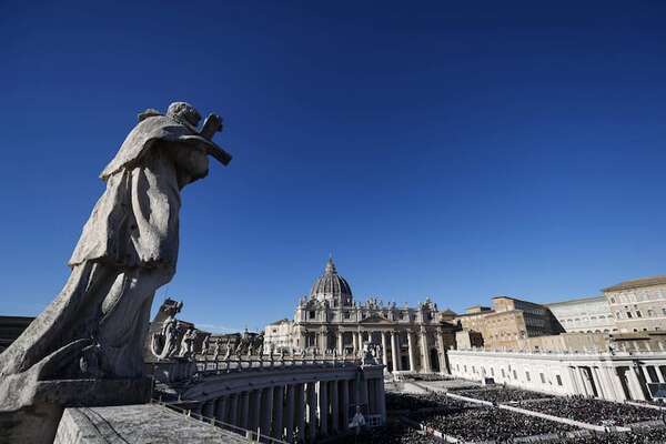 El Vaticano publica un documento ante la “banalización del adulterio y la promoción del poliamor” - Mundo - ABC Color