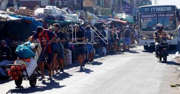 La Nación / Más de 500 vendedores ambulantes ya cuentan con acreditación en Asunción