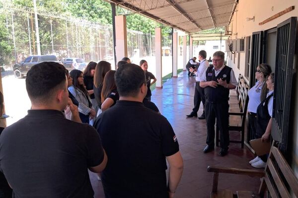 Estudiantes de Derecho participaron de una jornada formativa en la Granja Penitenciaria Ko’e Pyahu