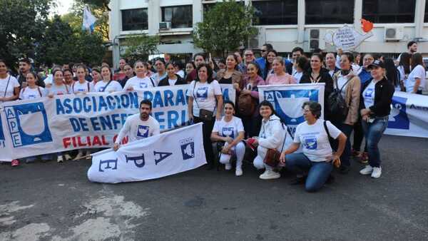 Enfermeras tomarán las calles para denunciar escasez de medicamentos