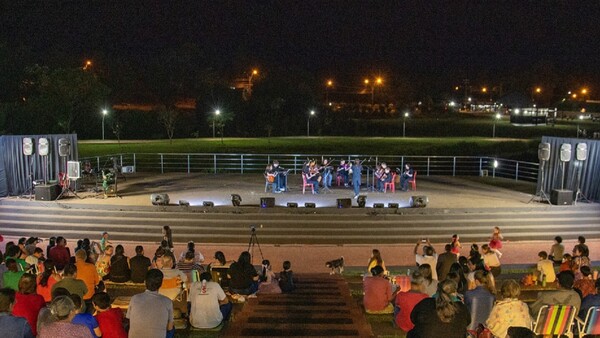 Bella Vista vivió una emotiva noche con elencos de ballet y música