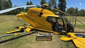 Susto en el club Sajonia: helicóptero cayó durante vuelo de instrucción  | Unicanal