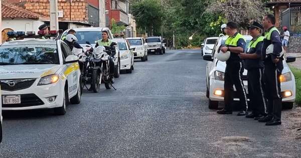 La Nación / Identifican a agente de la PMT que habría coimeado en Asunción