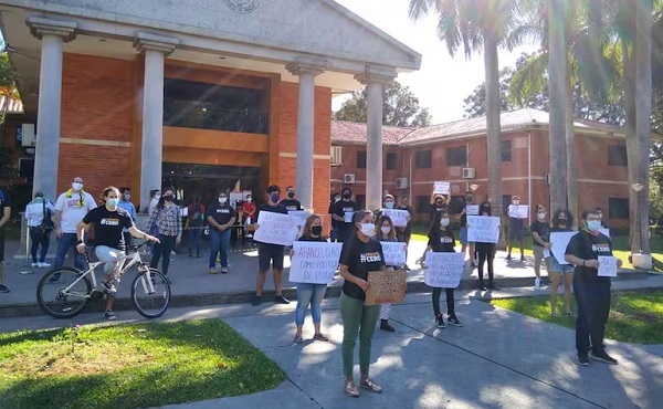 UNA declara tres días de paro para exigir nivelación salarial docente