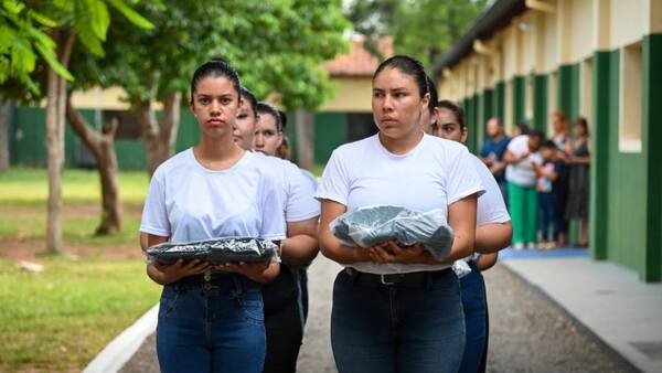 Furor: 1.500 mujeres para CIMEFOR