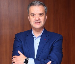 IA y canales móviles redefinen procesos documentales en la región