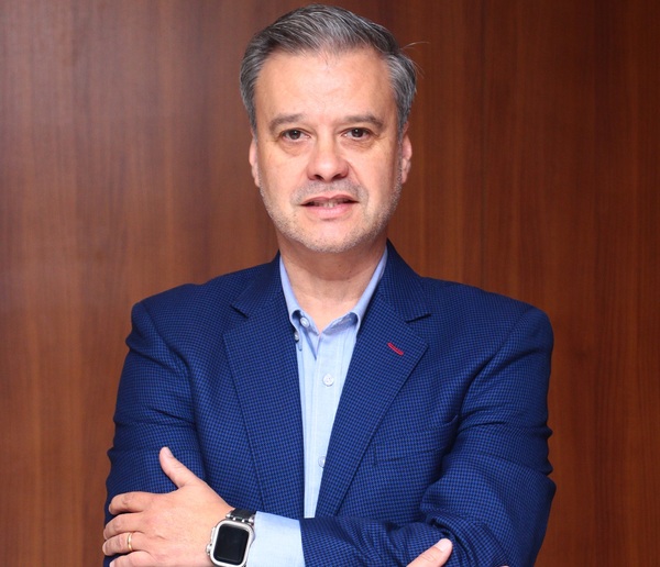 IA y canales móviles redefinen procesos documentales en la región