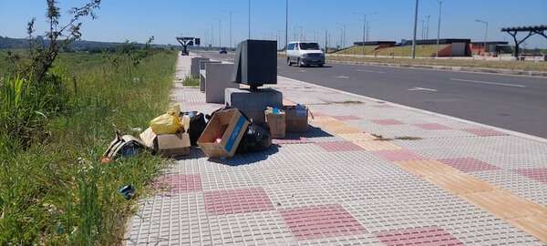 Tres días después de la Sudamericana, Costanera Sur sigue mugrienta - Nacionales - ABC Color
