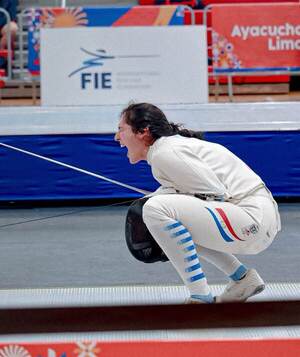 La esgrimista Montserrat Viveros brinda al team Paraguay primera presea de plata - La Tribuna