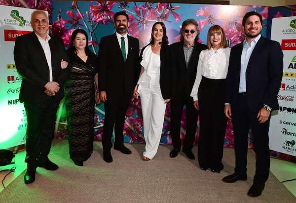 A Todo Pulmón brilló en su emotiva y solidaria cena de gala 2025 - Sociales - ABC Color