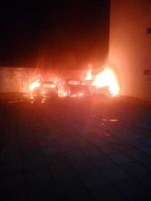 Tres vehículos de alta gama se incendiaron en San Lorenzo - Portal Digital Cáritas Universidad Católica