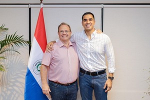 Luis Bernal renuncia a su aspiración y respalda a Camilo Pérez para la Intendencia - ADN Digital