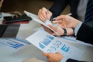 Comisión del Senado aprueba más ajustes al PGN en sesión reservada - Economía - ABC Color