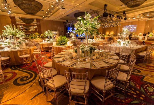 La megaboda de paraguayos que paraliza Punta del Este, con Carlos Vives y otros lujos