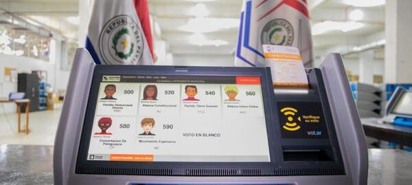 Senador demuestra cómo las máquinas de votación pueden ser vulneradas