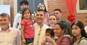 La Nación / Peña entregó 31 nuevas viviendas a familias de Itacurubí de la Cordillera