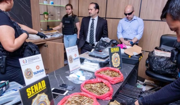 Ministro de la Senad increpa a fiscala de Narcotráfico: “Son una vergüenza”