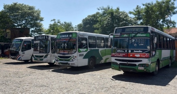 Línea 6 desmantela buses fuera de servicio para utilizarlos como repuestos ante la falta de presupuesto