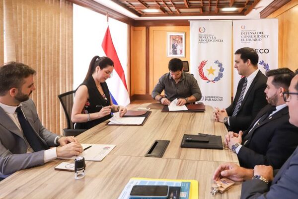 El MINNA y SEDECO apuestan por una nueva generación de consumidores responsables