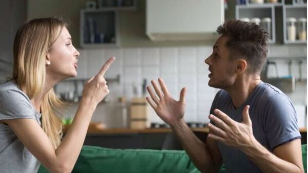 “Mi señora me hace de menos desde que gana más que yo”