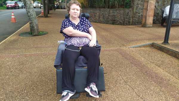 Condenan a solo 4 años de cárcel al cirujano que dejó en silla de ruedas a una paciente por mala praxis - PDS RADIO Y TV