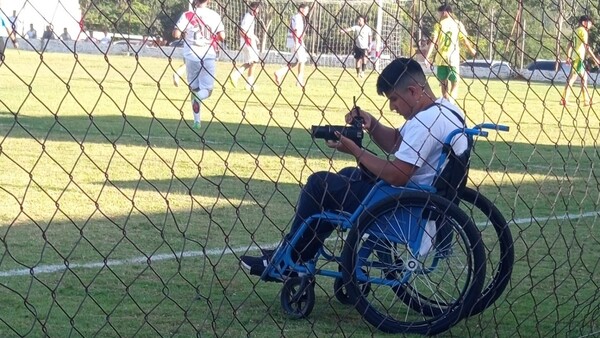 Una nueva oportunidad: René, el fotógrafo "todoterreno" de los partidos en Choré