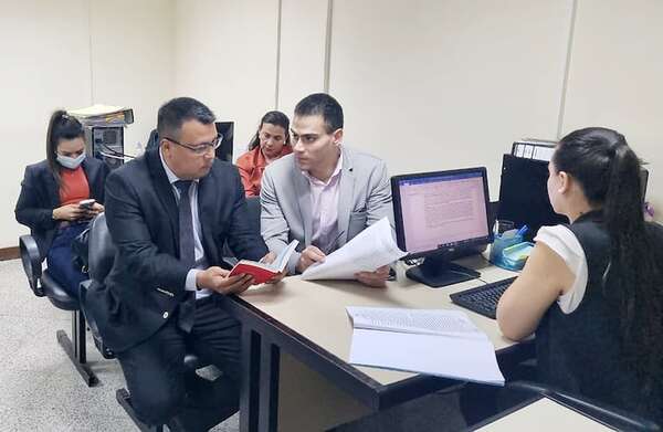 Esposa de Wilfrido Cáceres, estudiante y su madre van a juicio por presunto enriquecimiento ilícito - Nacionales - ABC Color