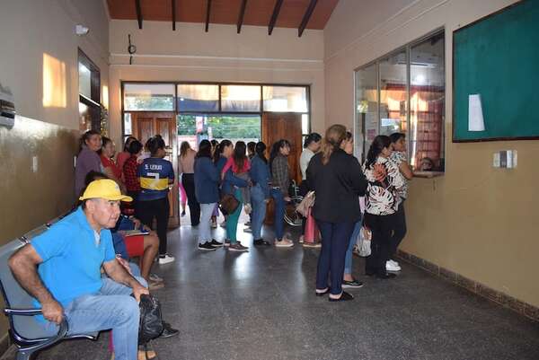 Faltan medicamentos, insumos, placas y hasta jeringas, en Hospital Distrital de Carapeguá - Nacionales - ABC Color
