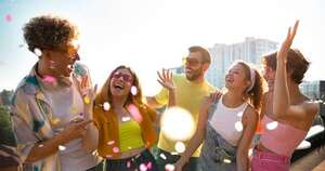 La Nación / Venezolano describió la “curiosa” dinámica de las fiestas paraguayas