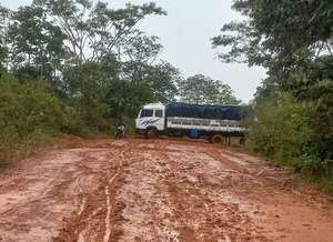 Productores de R.I. 3 Corrales reclaman reparación urgente de caminos vecinales en plena cosecha - Nacionales - ABC Color