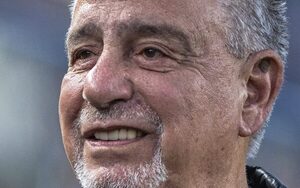 Popular / Emotiva despedida a Almeida en su último partido como DT de Olimpia