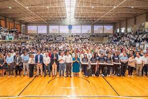 Paraguay cerró con éxito  Jóvenes Conectados 2025  - Empresariales - ABC Color