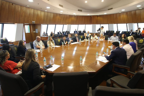 Proyecto busca regular la profesión del ingeniero químico