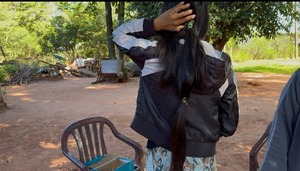 Popular / Yiyi casi quedó pelada por culpa de "comparadores" de cabello