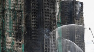 Aumentan a 55 los muertos y 279 desaparecidos en el peor incendio de Hong Kong en 30 años